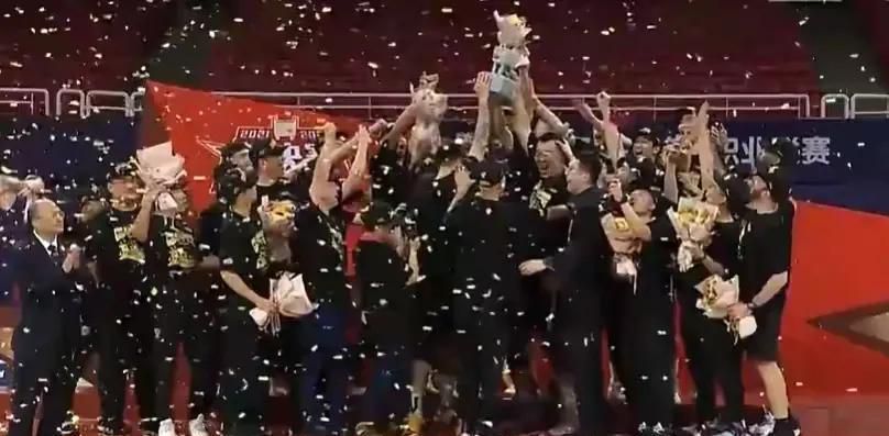 《世界体育报》报道称，曼联希望在今年冬窗送走桑乔。